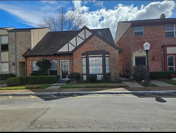 $158,000 | 7700 Creekbend Drive, Unit 57, Houston, TX 77071