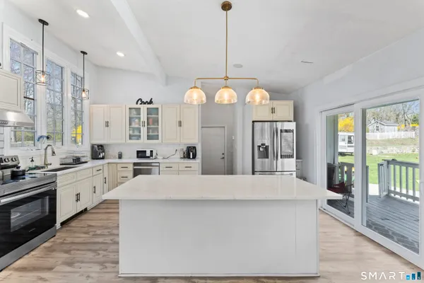 $879,000 | 80 Harvey Road, Ridgefield, CT 06877