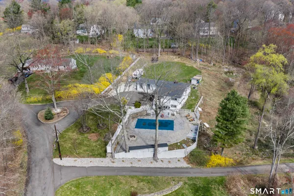 $949,900 | 80 Harvey Road, Ridgefield, CT 06877