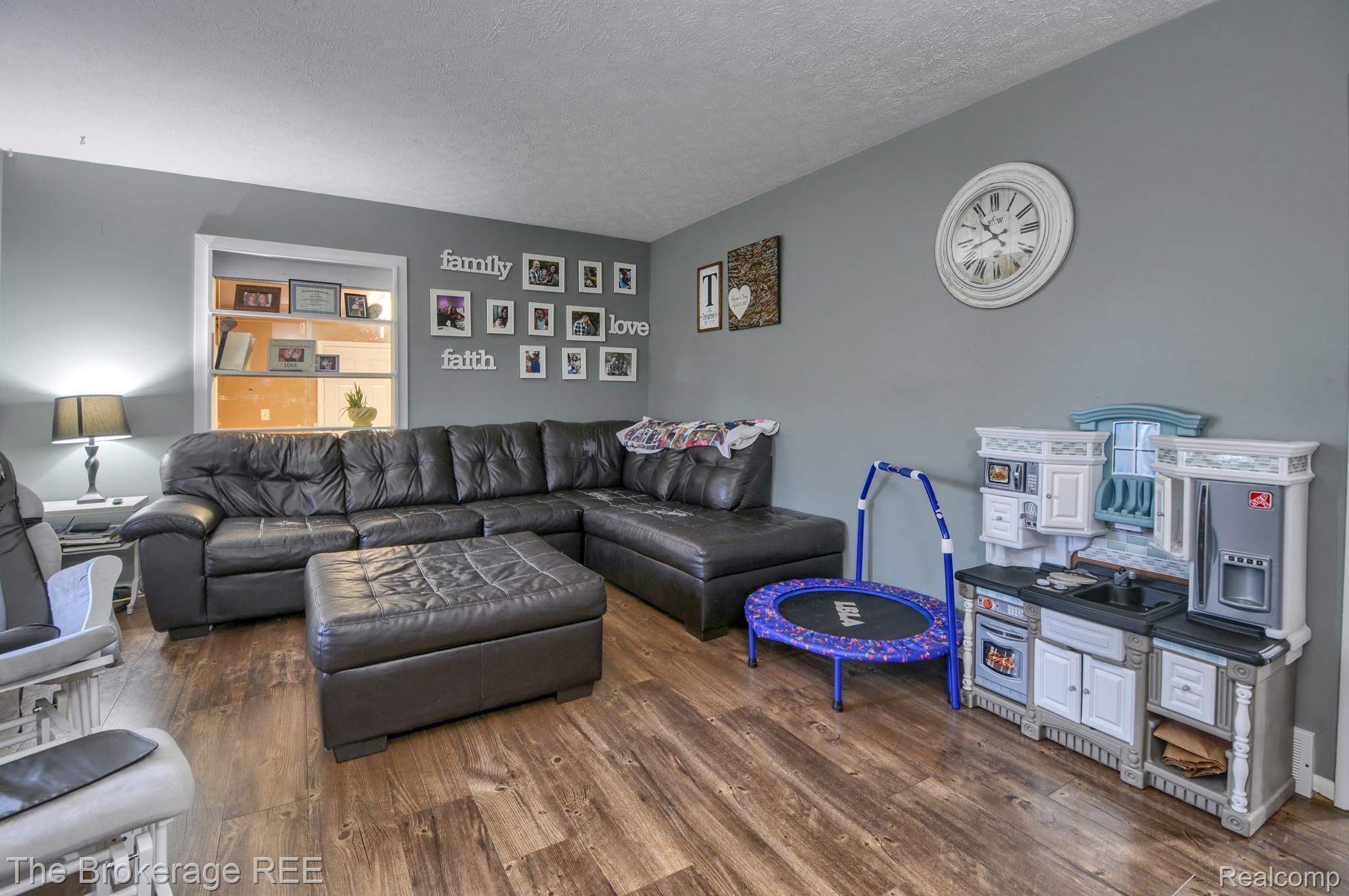 11238 Lapeer Road Davison, MI 48423 - Photo 28 of 34 SD3_8866-HDR(5).jpg