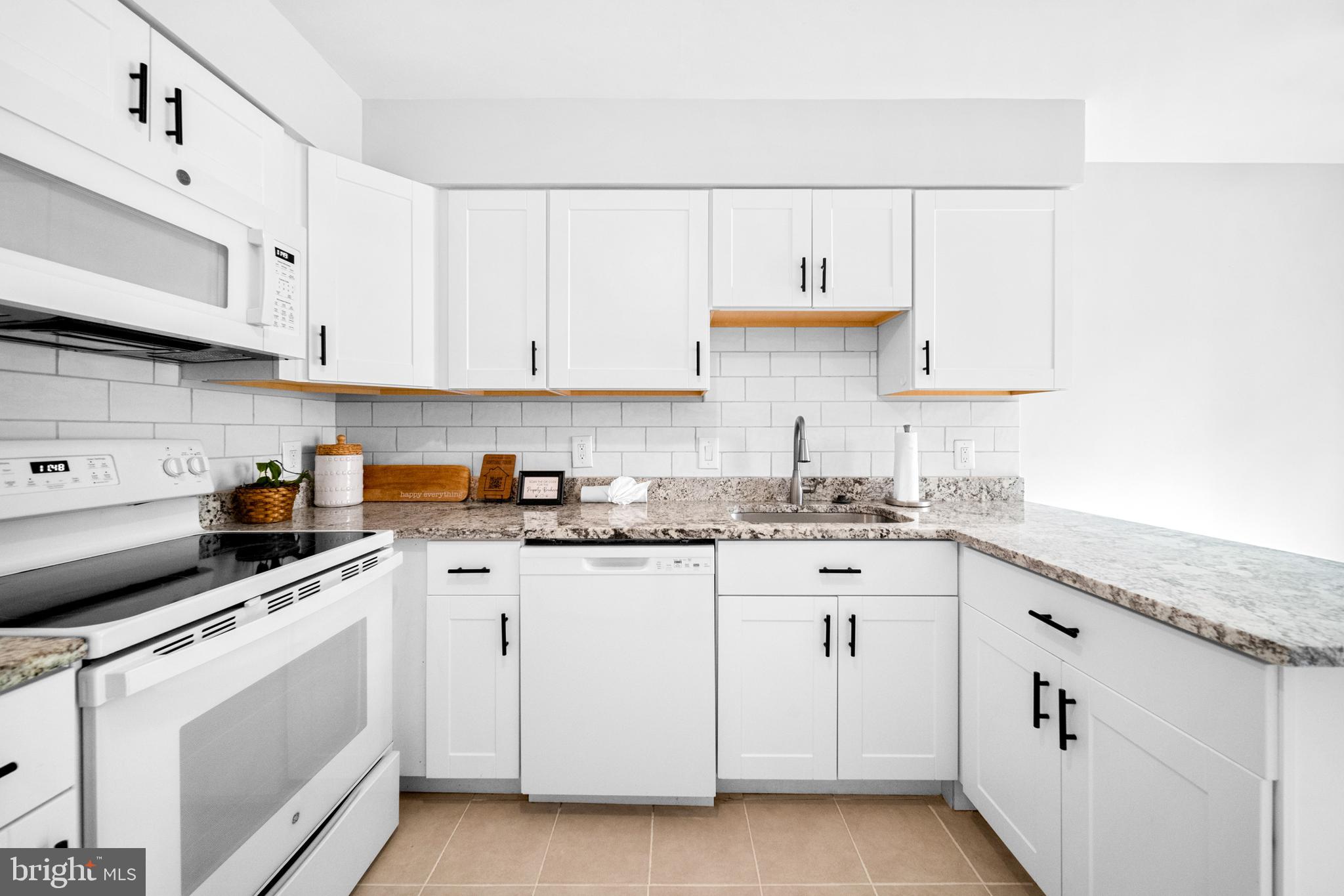 1386 Northgate Square Reston, VA 20190 - Photo 11 of 39 Newer appliances