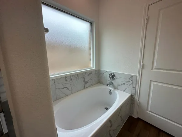 $2,595 | 229 Sonterra Drive, San Marcos, TX 78666
