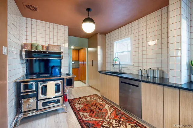 $515,000 | 1220 Holly Street, Pueblo, CO 81006