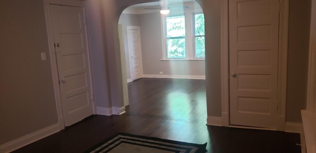 3908 North Janssen Avenue, Unit 2 Chicago, IL 60613 - Photo 3 of 11