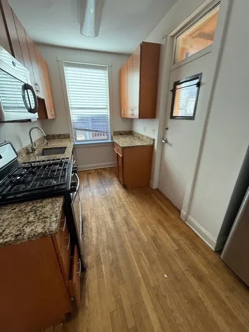 $1,795 | 2139 West Lunt Avenue, Unit 3, Chicago, IL 60645