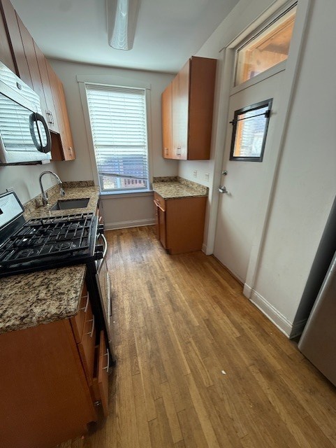 2139 West Lunt Avenue, Unit 3 Chicago, IL 60645 - Photo 2 of 12