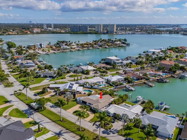 $1,850,000 | 1028 79th Street South, St. Petersburg, FL 33707