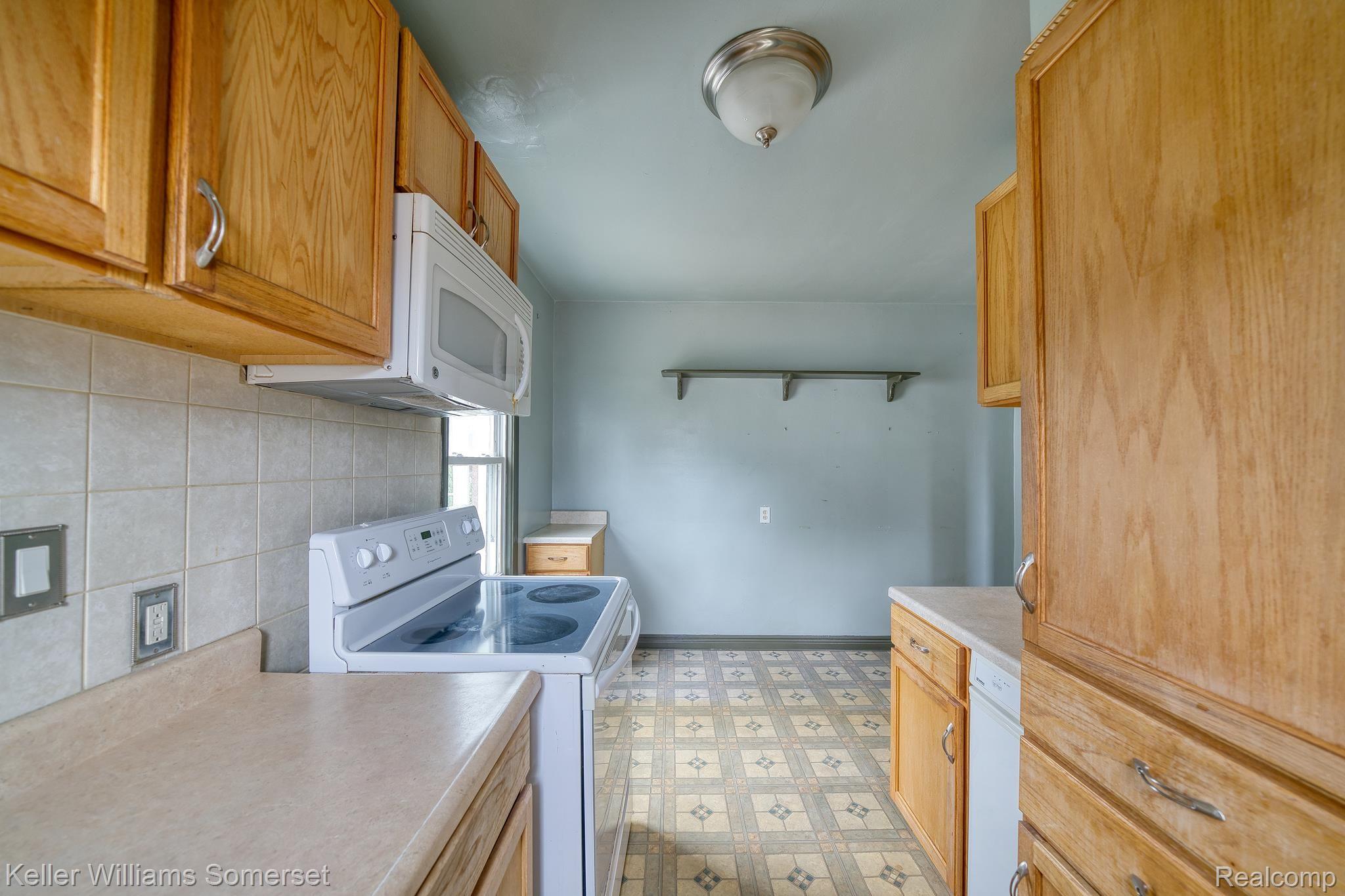 8485 Stephens Road Center Line, MI 48015 - Photo 14 of 27 Gallery Image 14