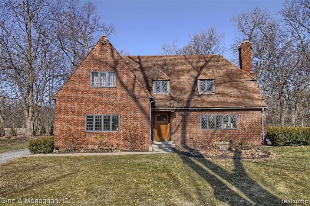 1017 Lake Shore Road Grosse Pointe Shores, MI 48236 - Photo 1 of 55