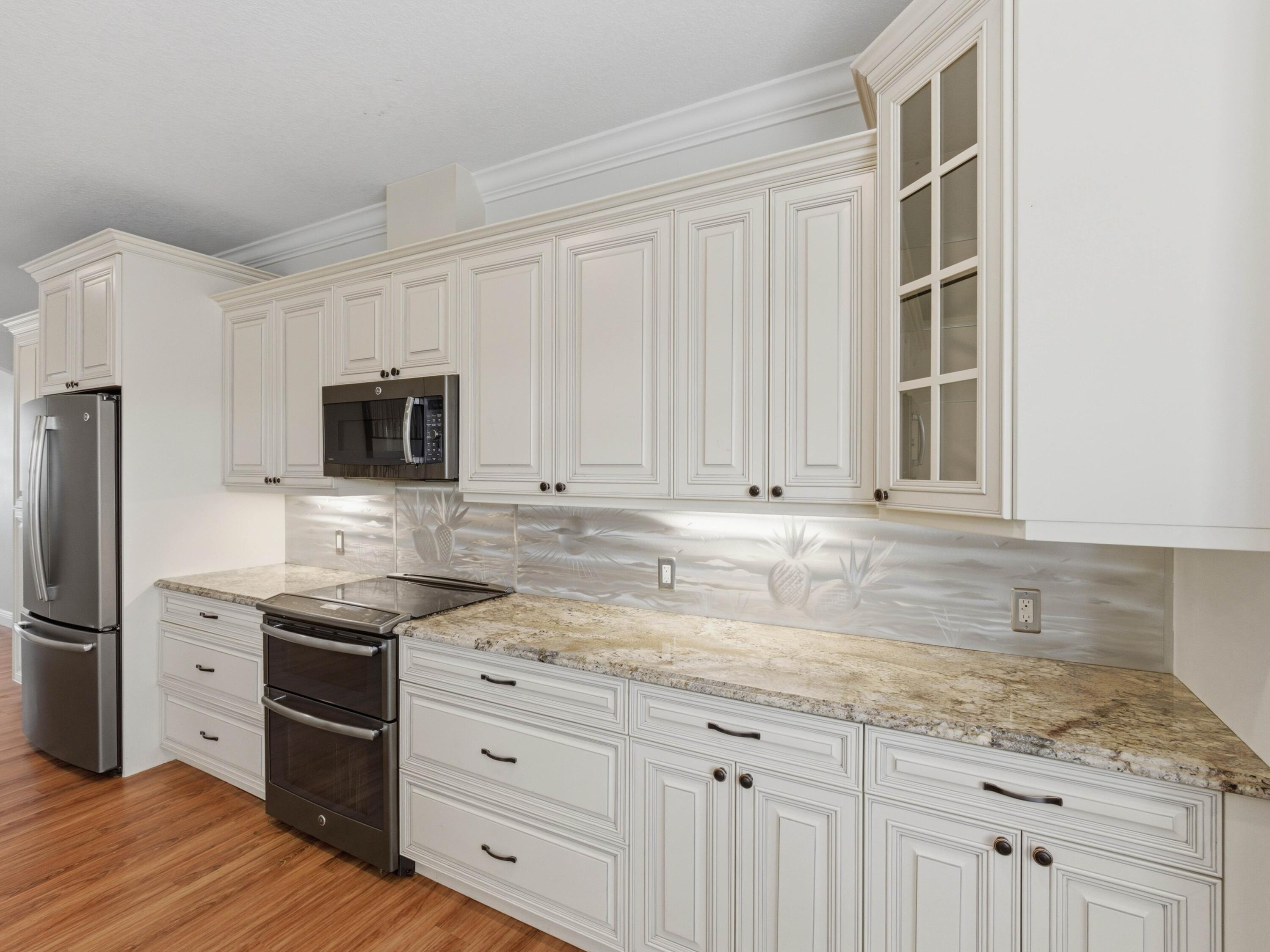 9322 Southeast Athena Street Hobe Sound, FL 33455 - Photo 26 of 69 Kitchen