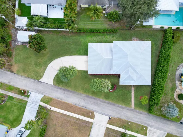 $850,000 | 9322 Southeast Athena Street, Hobe Sound, FL 33455