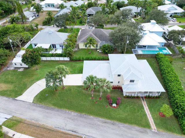 $850,000 | 9322 Southeast Athena Street, Hobe Sound, FL 33455