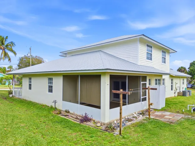 $850,000 | 9322 Southeast Athena Street, Hobe Sound, FL 33455