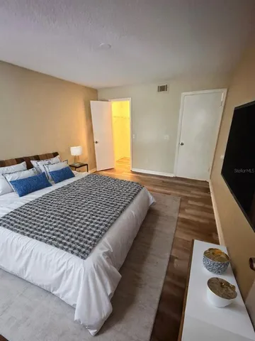 $1,150 | 4540 Commander Drive, Unit 2235, Orlando, FL 32822