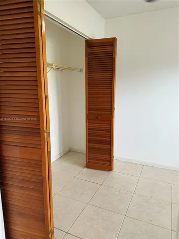 a view of entryway with a white walls