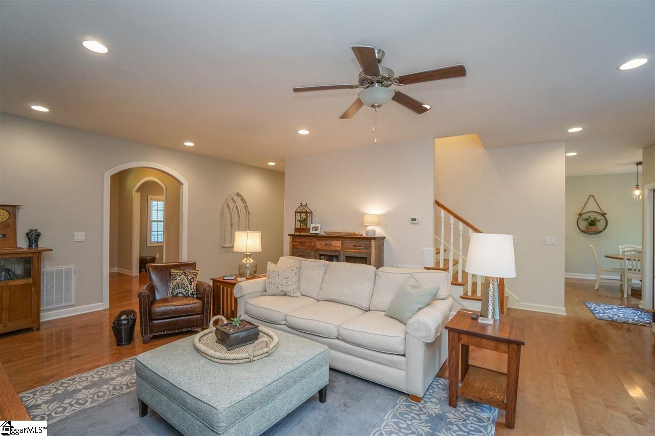 209 Beagle Run Easley, SC 29642 - Photo 6 of 34 Gallery Image 6