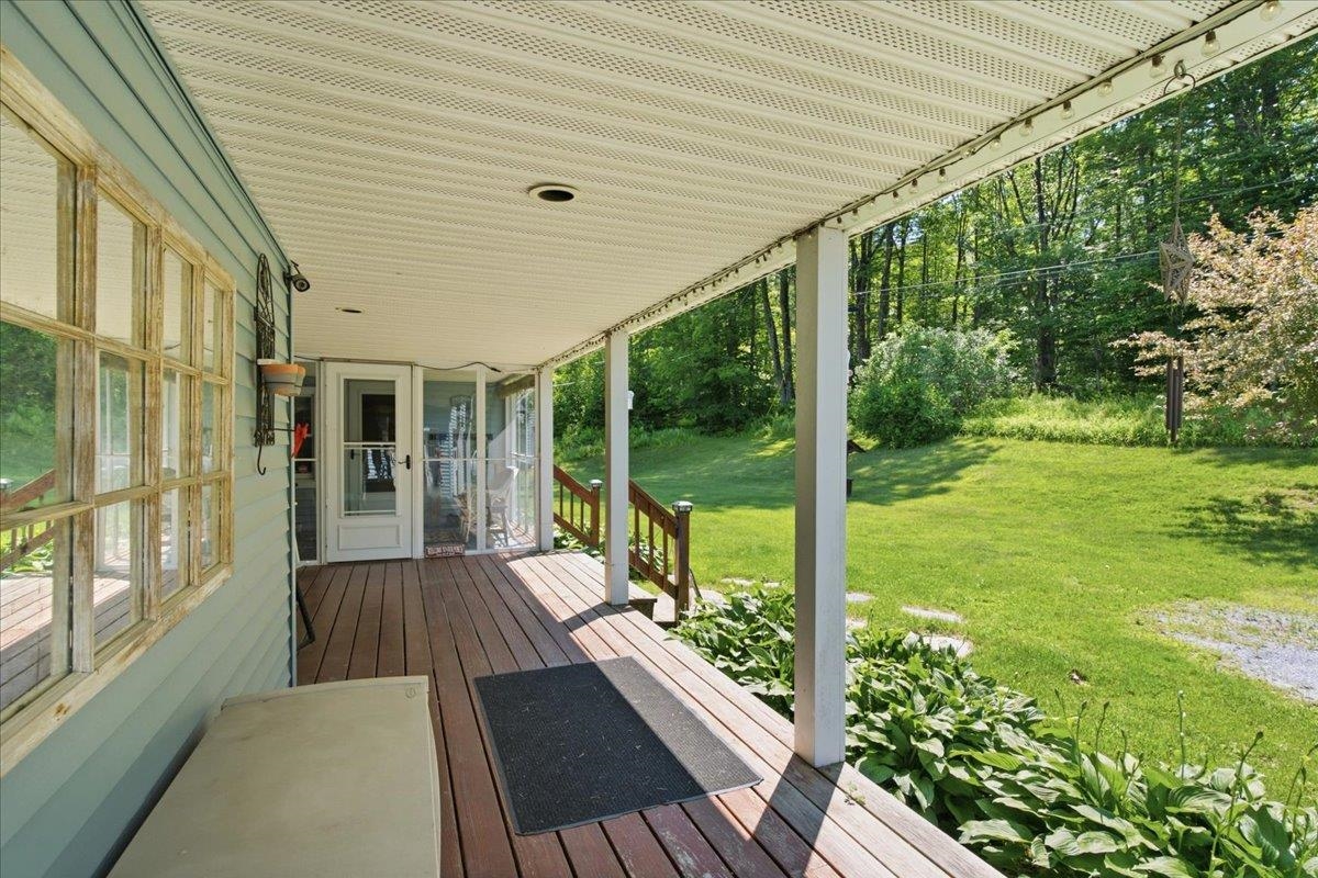 1253 Old West Road Arlington, VT 05250 - Photo 5 of 38