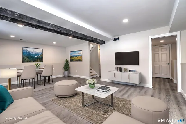 $895,000 | 109 Green Meadow Road, Milford, CT 06461