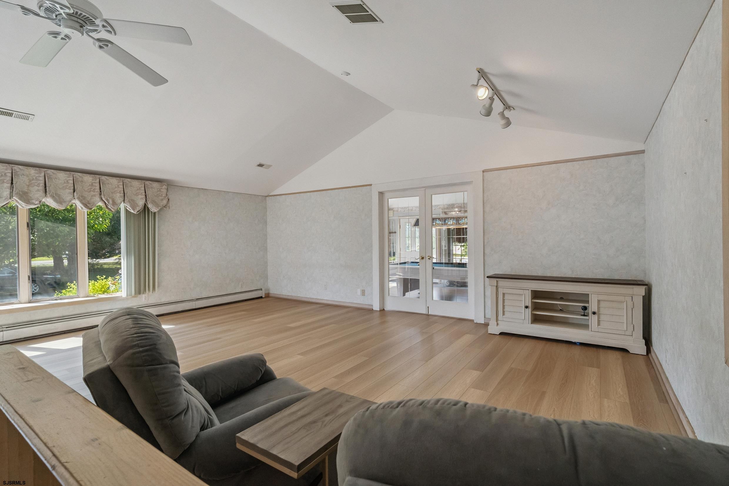 4 East Curran Drive Absecon, NJ 08201 - Photo 9 of 58