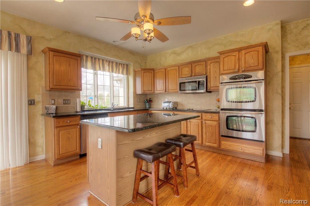 47854 Pavillon Road Canton, MI 48188 - Photo 20 of 57 20 KIT.jpg