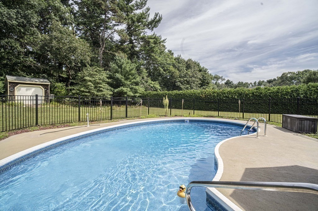 632 Middle Road Acushnet, MA 02743 - Photo 12 of 42 Gallery Image 12