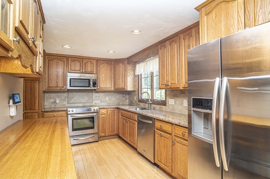 632 Middle Road Acushnet, MA 02743 - Photo 20 of 42 Gallery Image 20