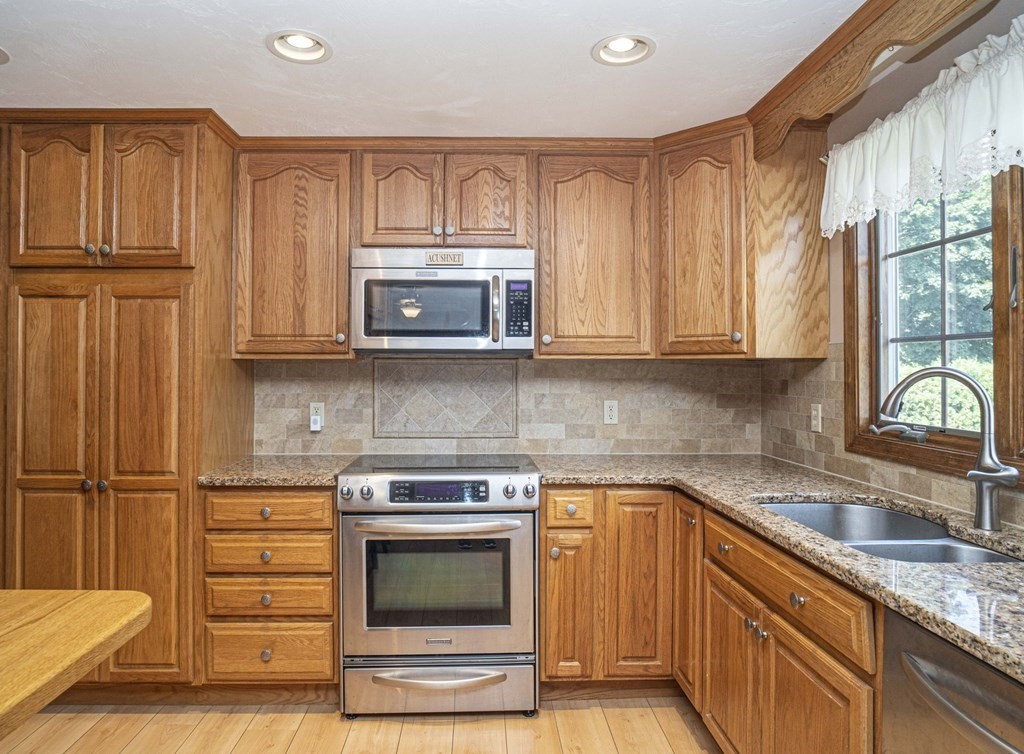 632 Middle Road Acushnet, MA 02743 - Photo 22 of 42 Gallery Image 22