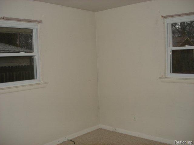 3250 Riverside Drive Port Huron, MI 48060 - Photo 7 of 10 7.jpg