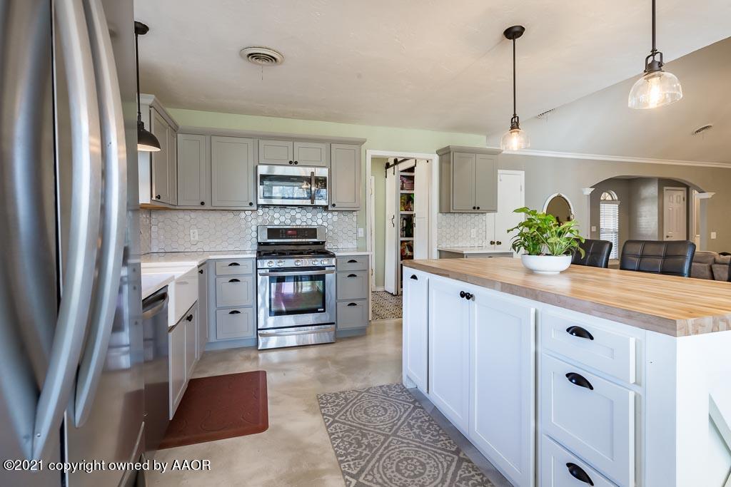 3710 Rutson Drive Amarillo, TX 79109 - Photo 10 of 48 Rutson-40-HDR-2