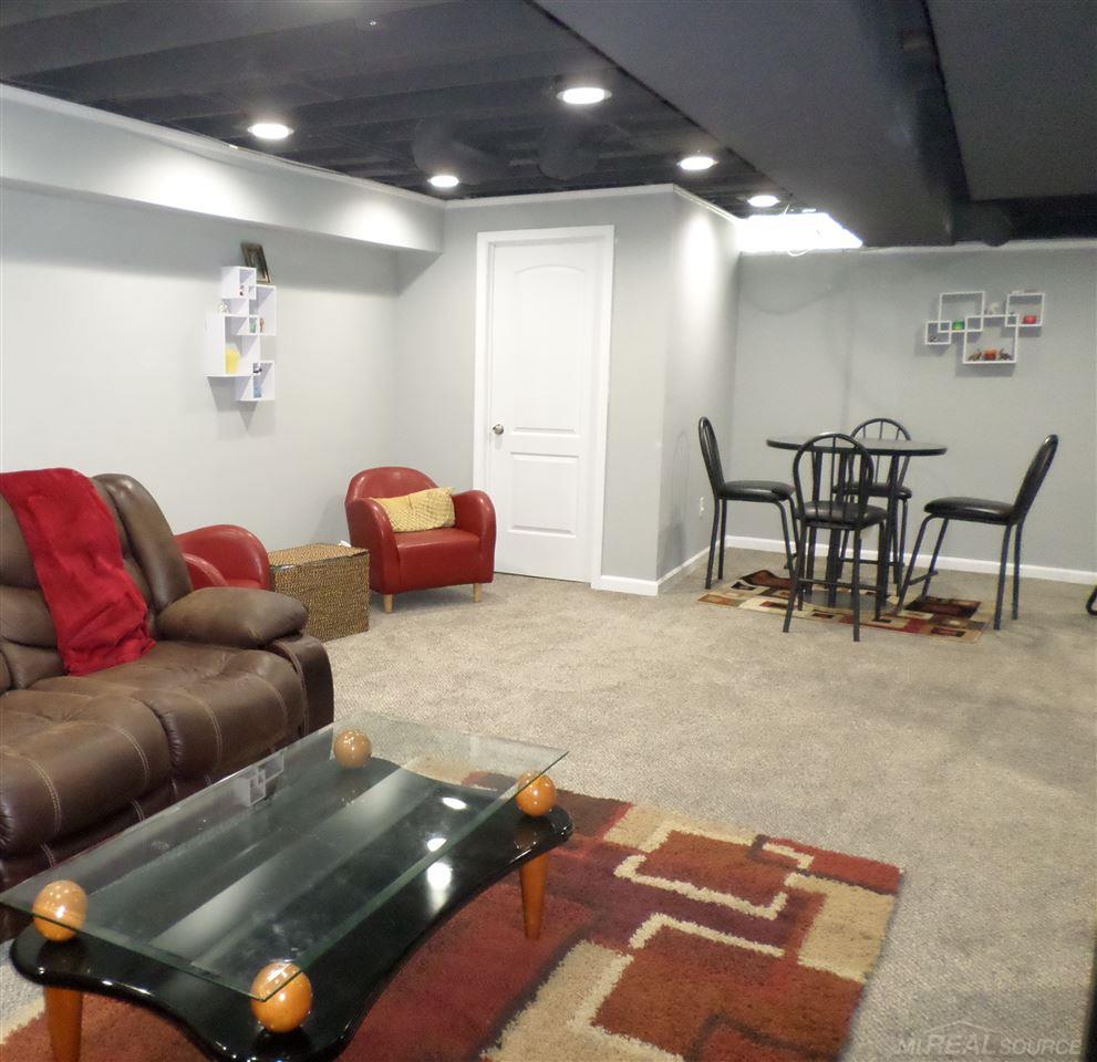 5151 Ridge Lane Warren, MI 48092 - Photo 21 of 43 31379044-20.JPG