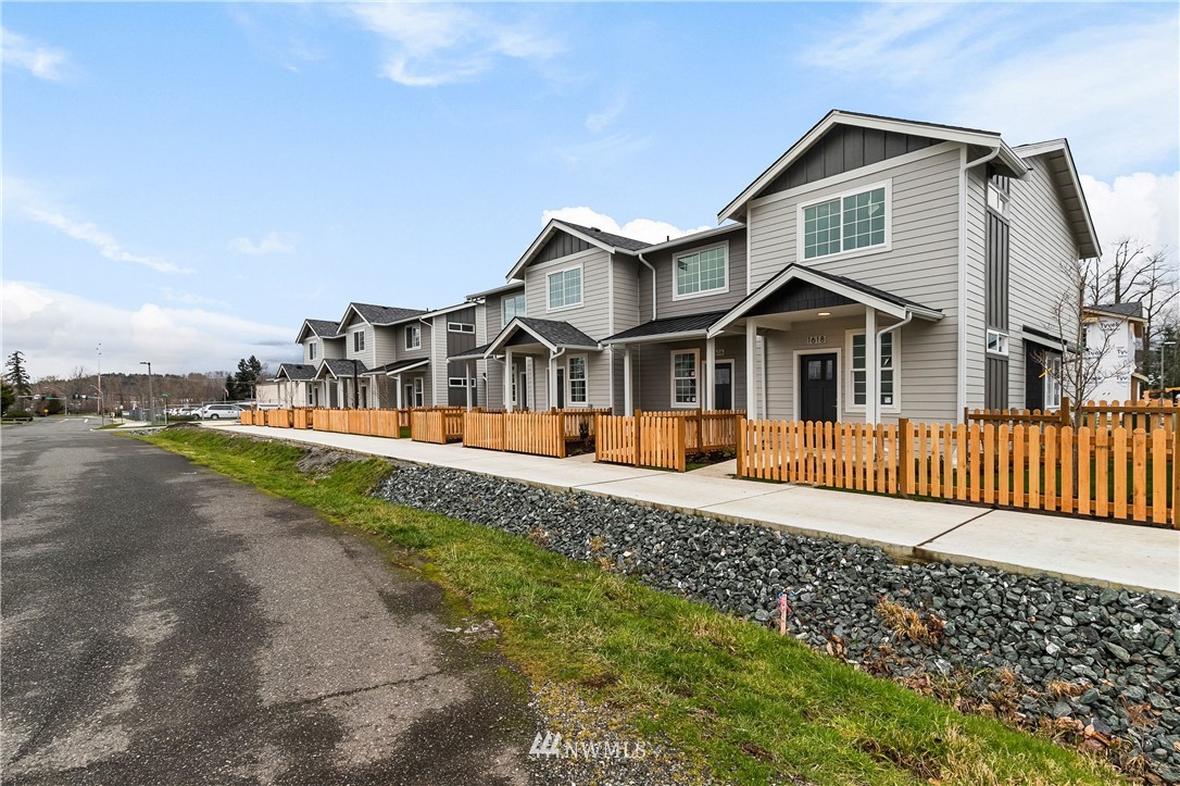 1612 Sunup Loop Bellingham, WA 98226 - Photo 3 of 18 Gallery Image 3