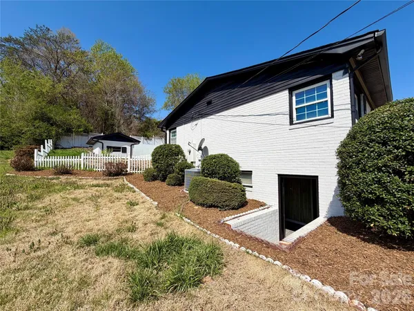 $315,000 | 202 Woodward Avenue, Morganton, NC 28655