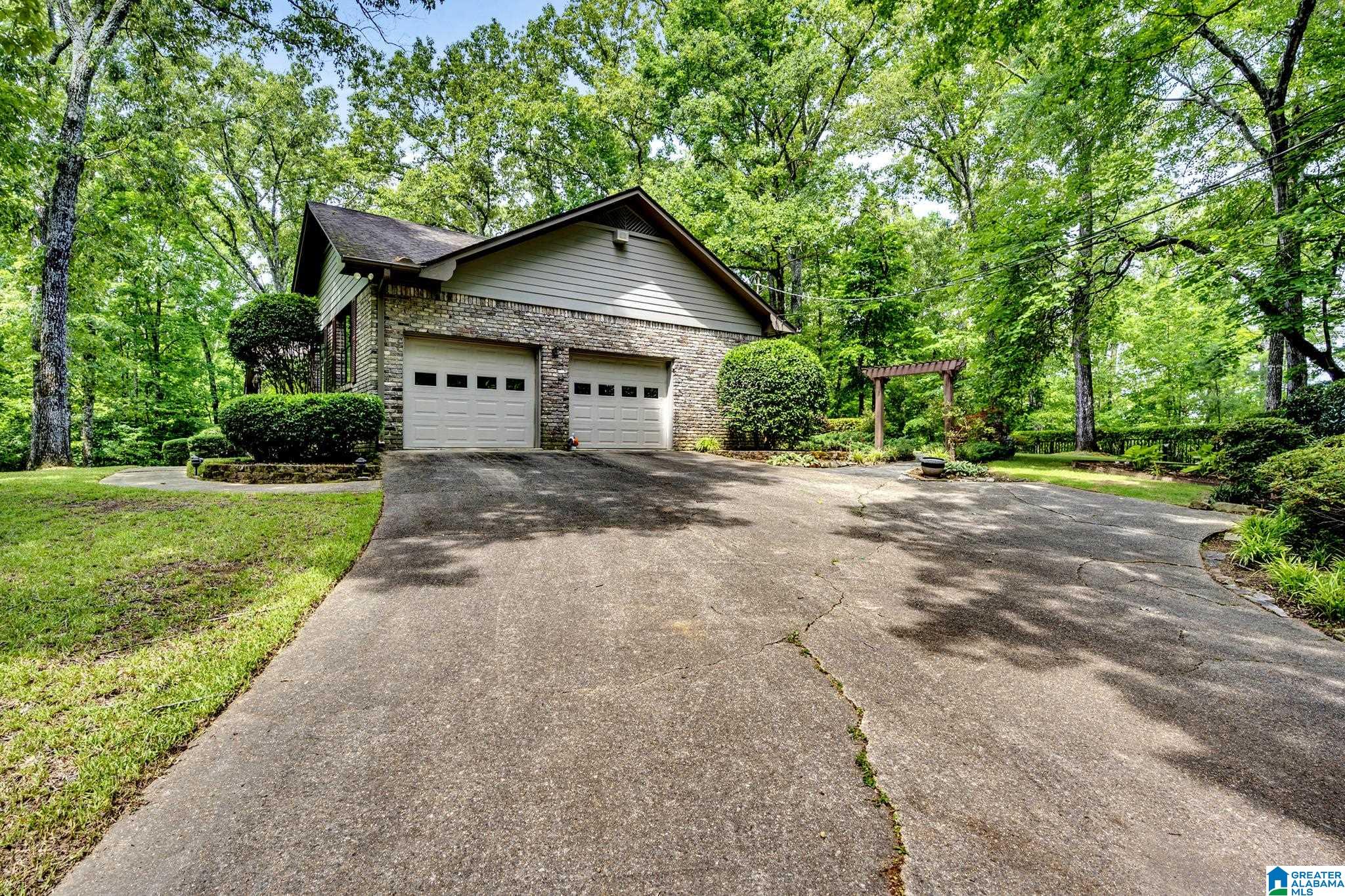 3861 Parkwood Road Bessemer, AL 35022 - Photo 2 of 43