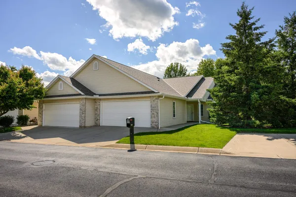 $364,900 | 669 Springbrook Circle, DeForest, WI 53532