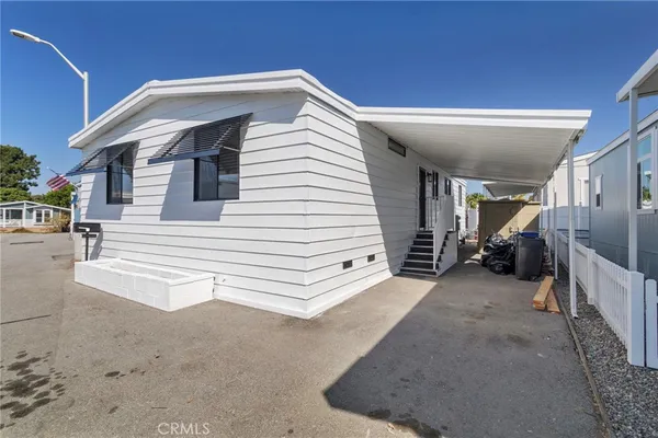 $269,000 | 304 North Jade Cove Drive, Unit 64, Long Beach, CA 90803