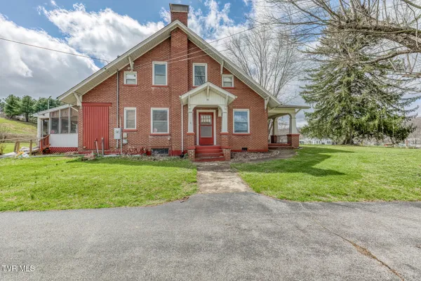$620,000 | 4456 Lee Highway, Marion, VA 24354