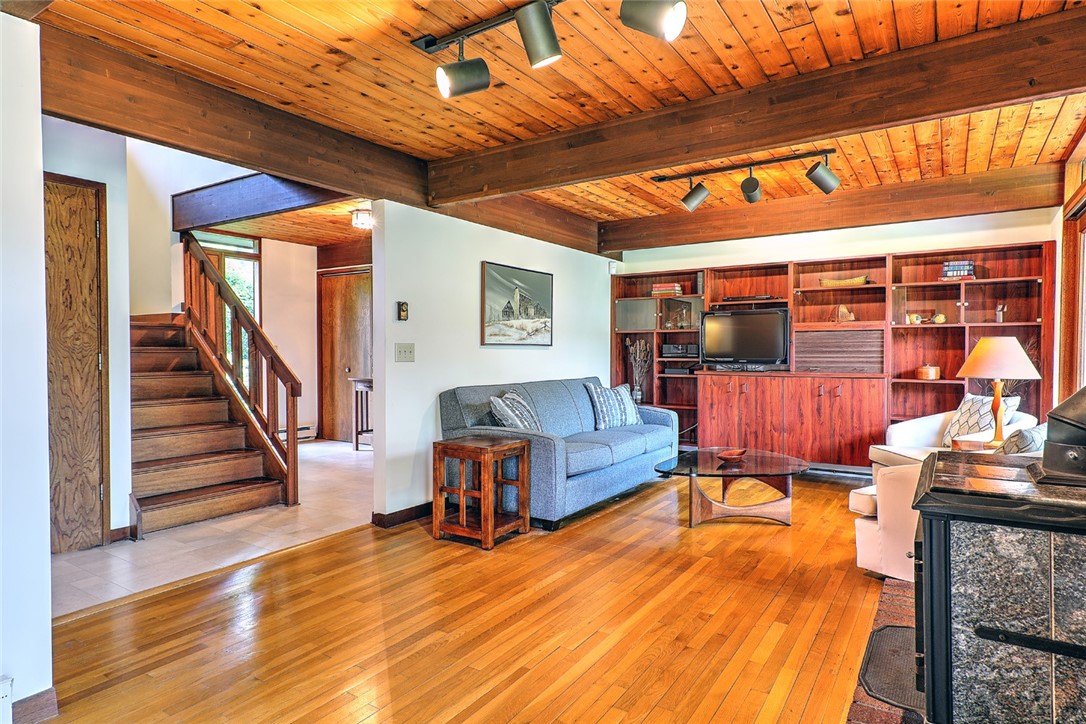 266 Indian Point Road Tiverton, RI 02878 - Photo 11 of 48