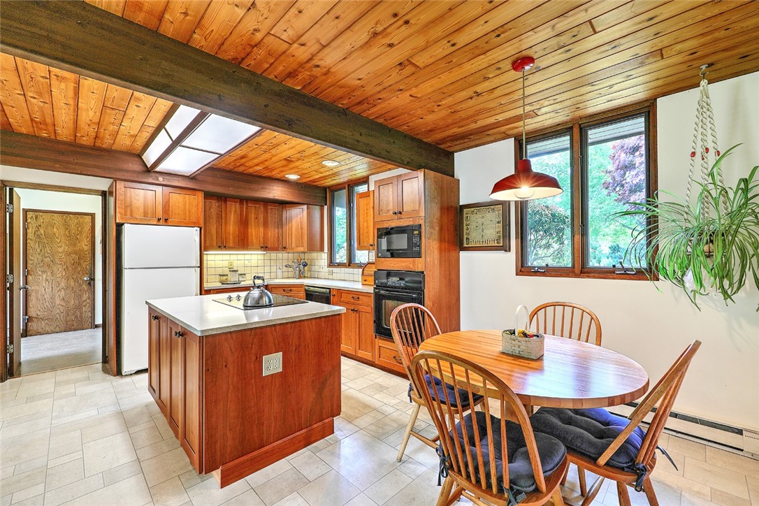 266 Indian Point Road Tiverton, RI 02878 - Photo 15 of 48