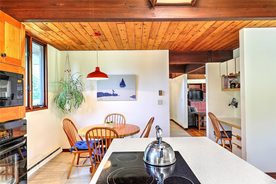 266 Indian Point Road Tiverton, RI 02878 - Photo 18 of 48