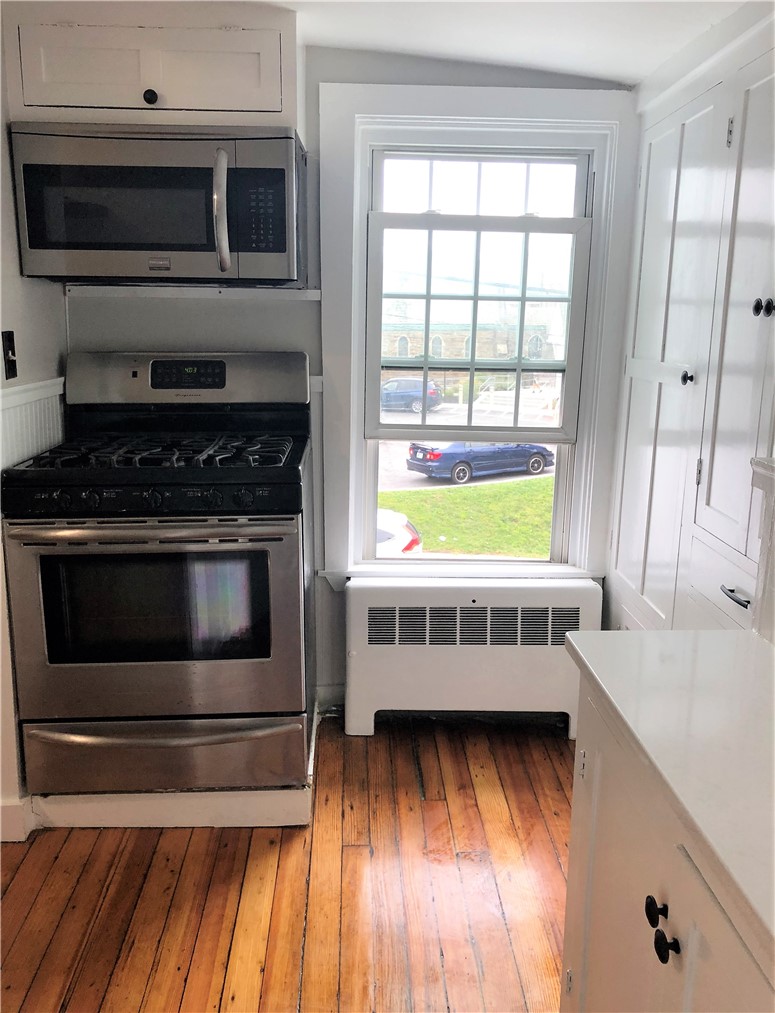 283 Spring Street, Unit 2 Newport, RI 02840 - Photo 5 of 15