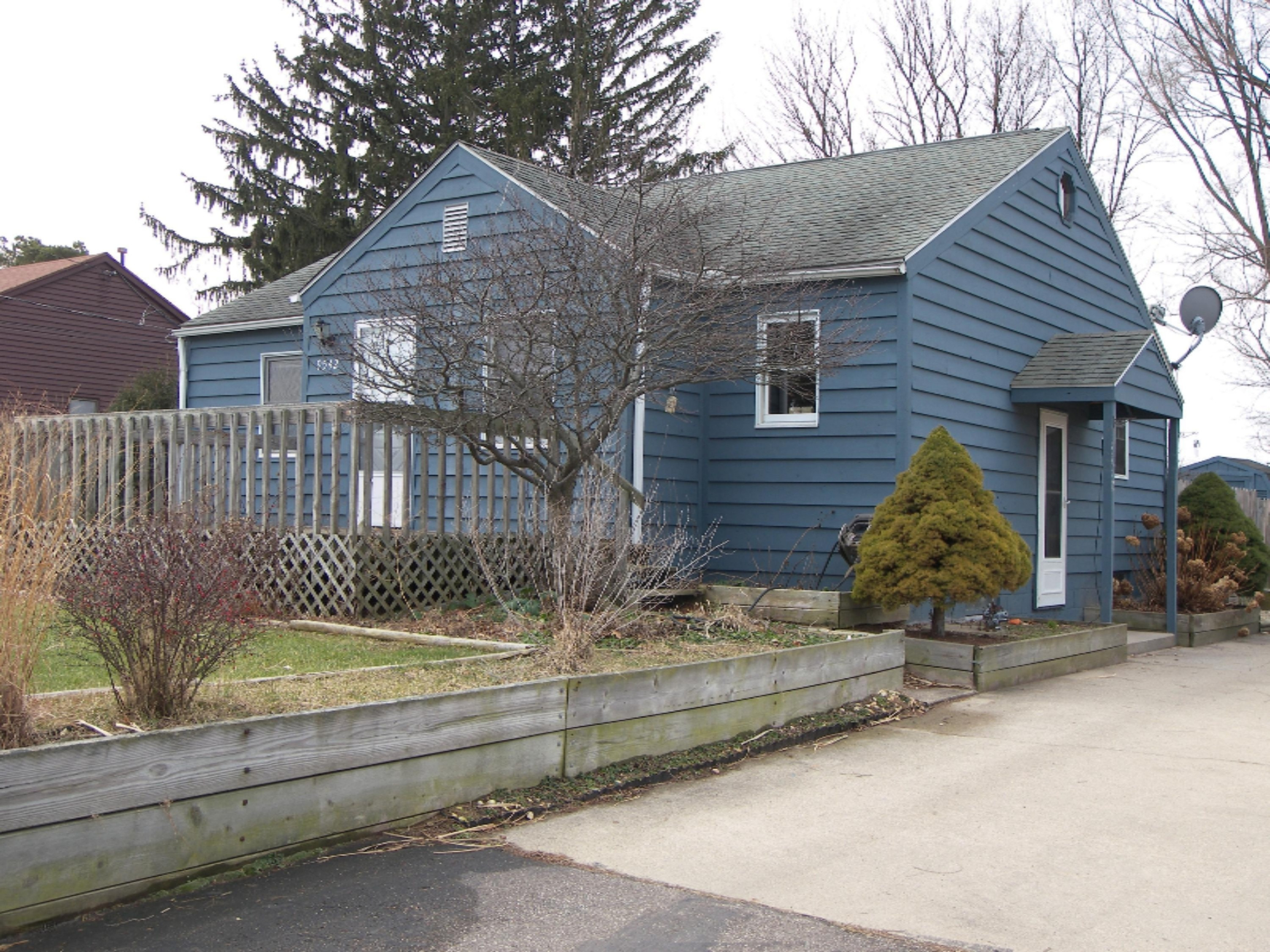 9542 Gast Road Bridgman, MI 49106 - Photo 1 of 9 100_3776