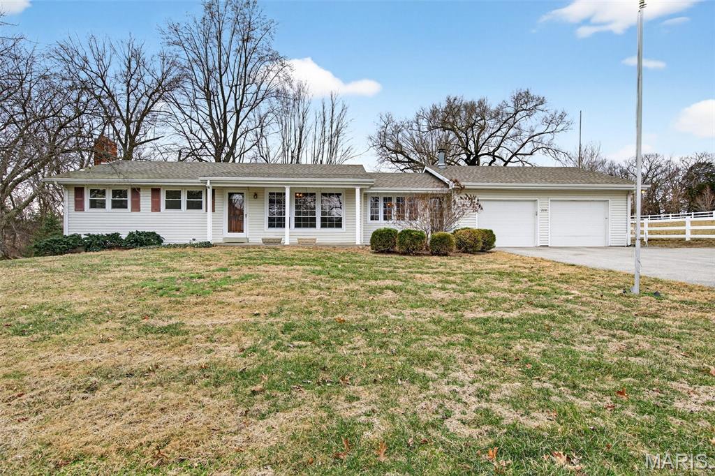 208 Mexico Road Wentzville, MO 63385 - Photo 1 of 33