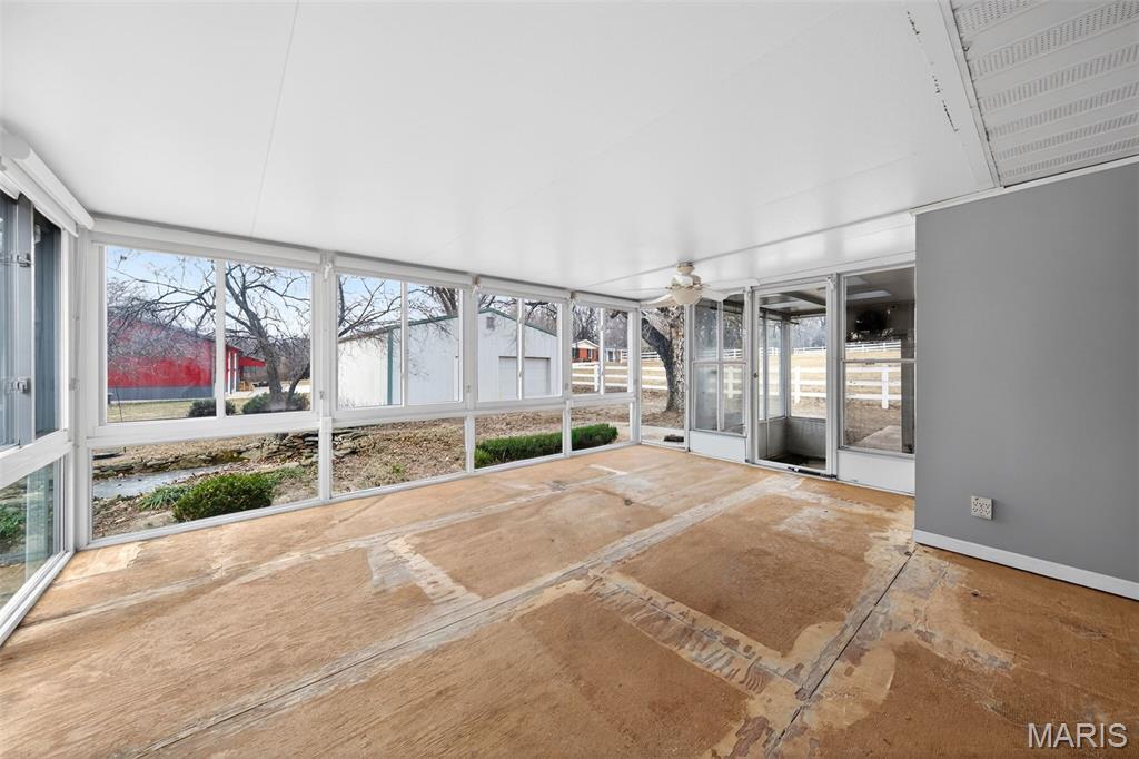 208 Mexico Road Wentzville, MO 63385 - Photo 17 of 33