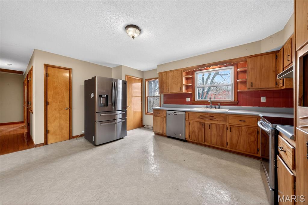 208 Mexico Road Wentzville, MO 63385 - Photo 7 of 33