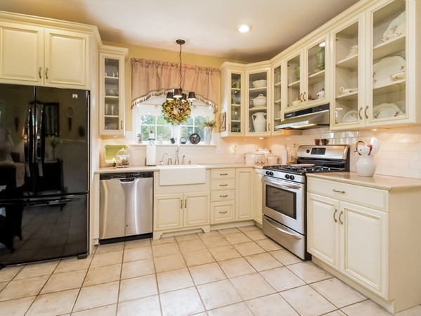 33 Dunham Road Freetown, MA 02702 - Photo 10 of 28 Gallery Image 10