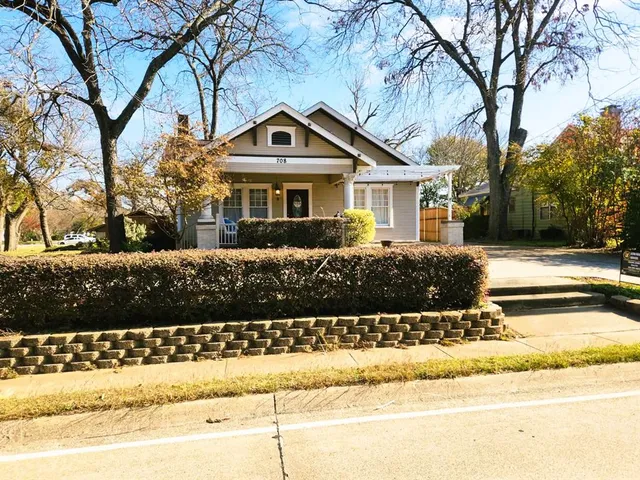 $2,000 | 708 North Rockwall Street, Terrell, TX 75160