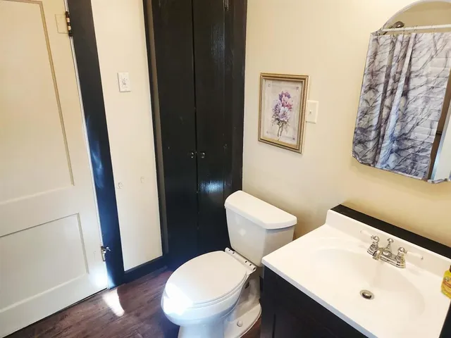 $2,000 | 708 North Rockwall Street, Terrell, TX 75160