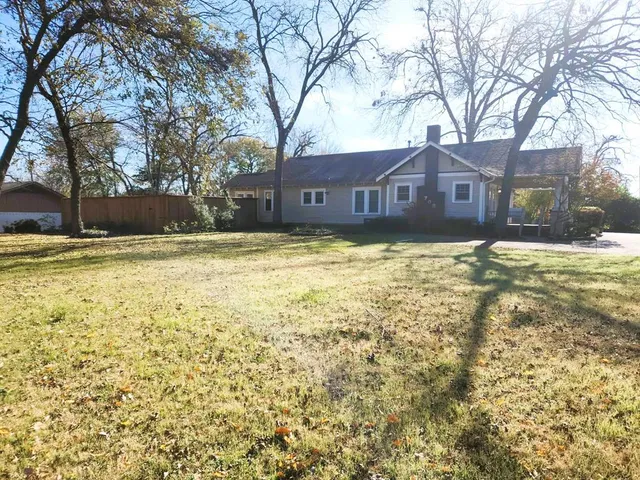 $2,000 | 708 North Rockwall Street, Terrell, TX 75160