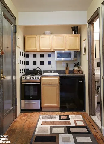 $4,050,000 | 428 West 44th Street | Hell's Kitchen