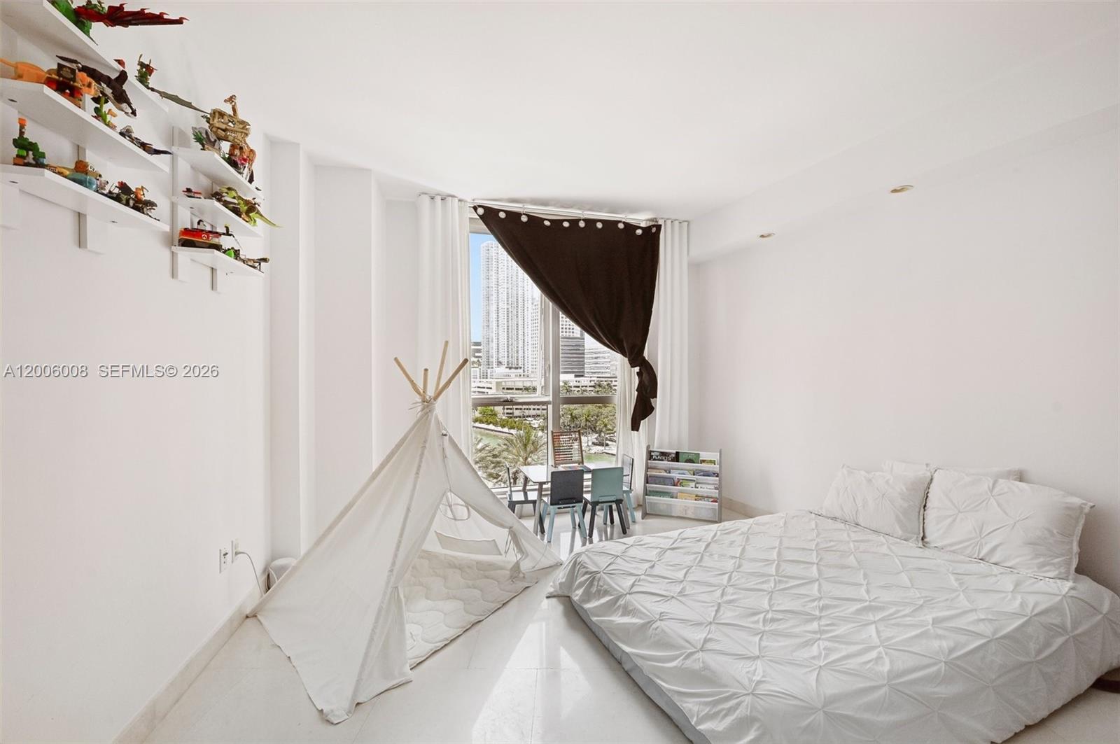 901 Brickell Key Boulevard, Unit 1009 Miami, FL 33131 - Photo 18 of 33